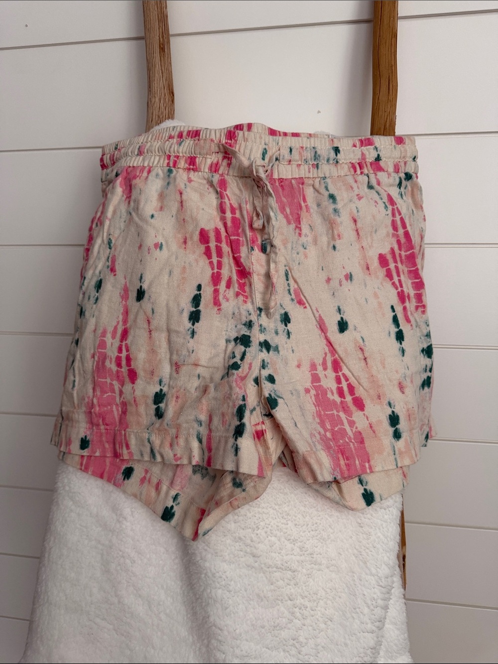 Old Navy Pink & Green Tie-Dye Linen-Blend Athletic Shorts